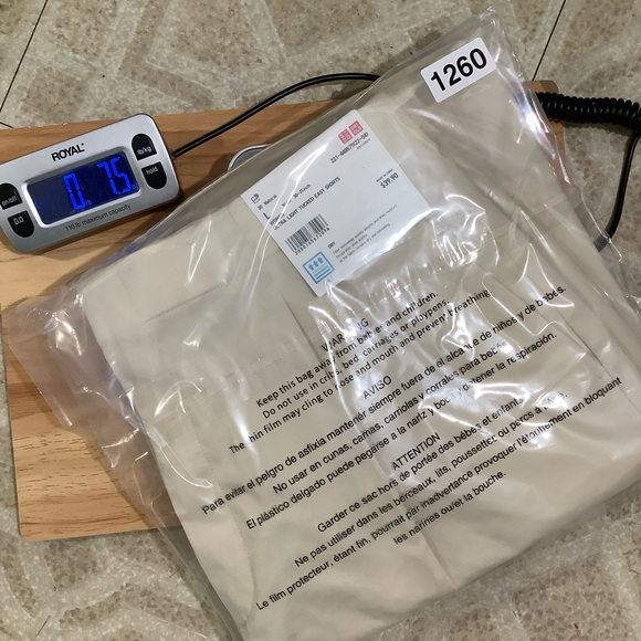 Uniqlo x Theory Ultra Light Tucked Easy Short - Picture 12 of 12